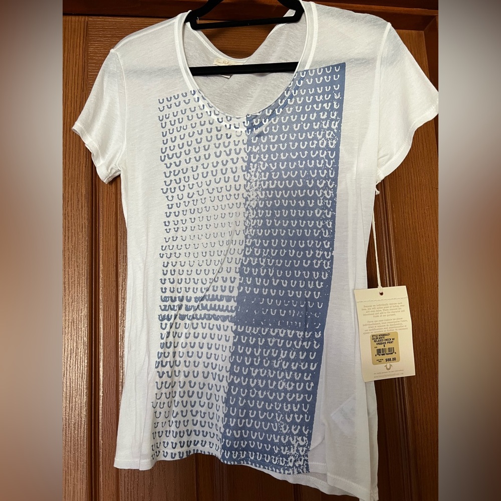 NWT. True Religion short sleeve shirt with blue design
